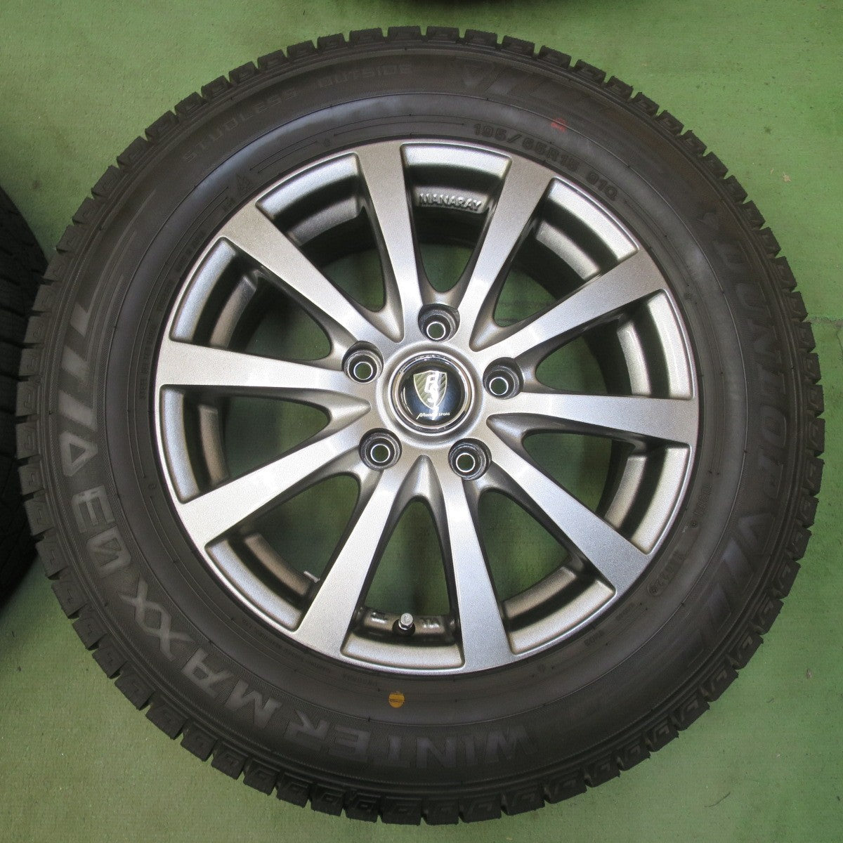 バリ溝！22年！キレイ！9.5分以上◎スタッドレス 195/65R15 ダンロップ