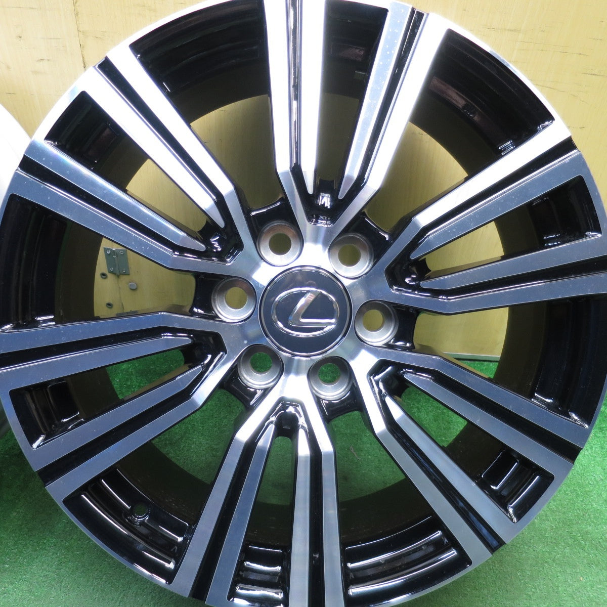 [送料無料] 新車外し★レクサス LX 600 純正 RAYS ホイール 22インチ 22×8J レイズ 製 PCD139.7/6H★5031110Hホ