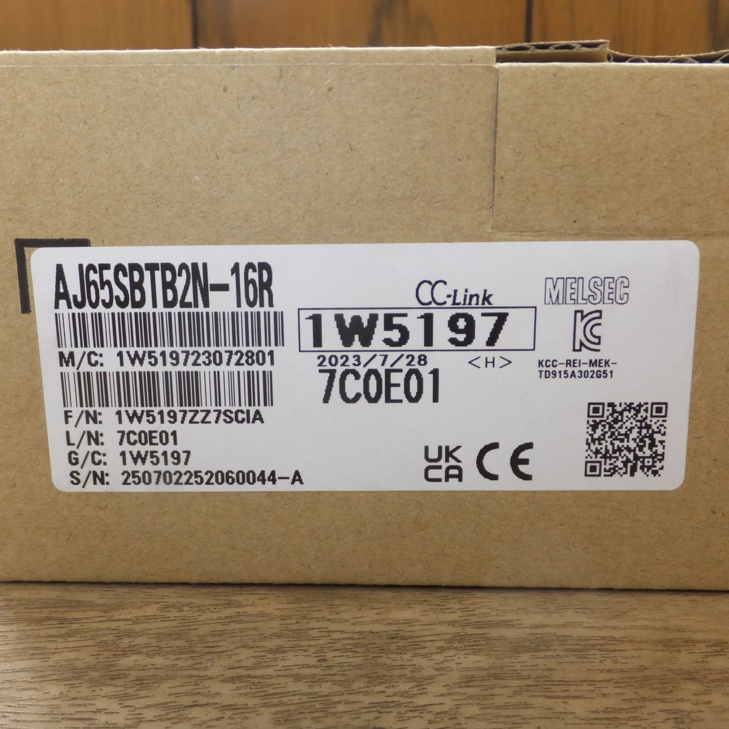 [送料無料] 未使用★三菱 MITSUBISHI CC-Link システム 小形タイプ リモート I/O ユニット AJ65SBTB2N-16R★