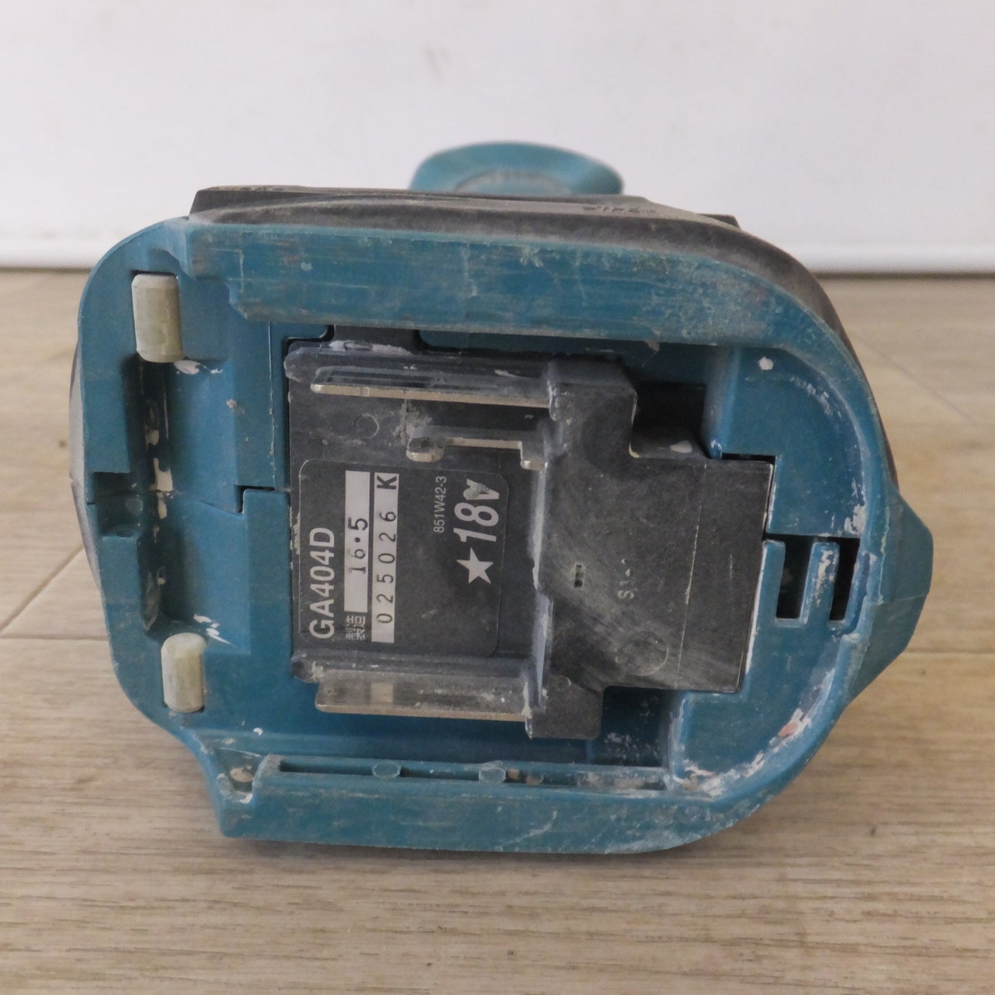 [送料無料] ★マキタ makita 100mm 充電式ディスクグラインダ GA404D 18V 本体のみ★
