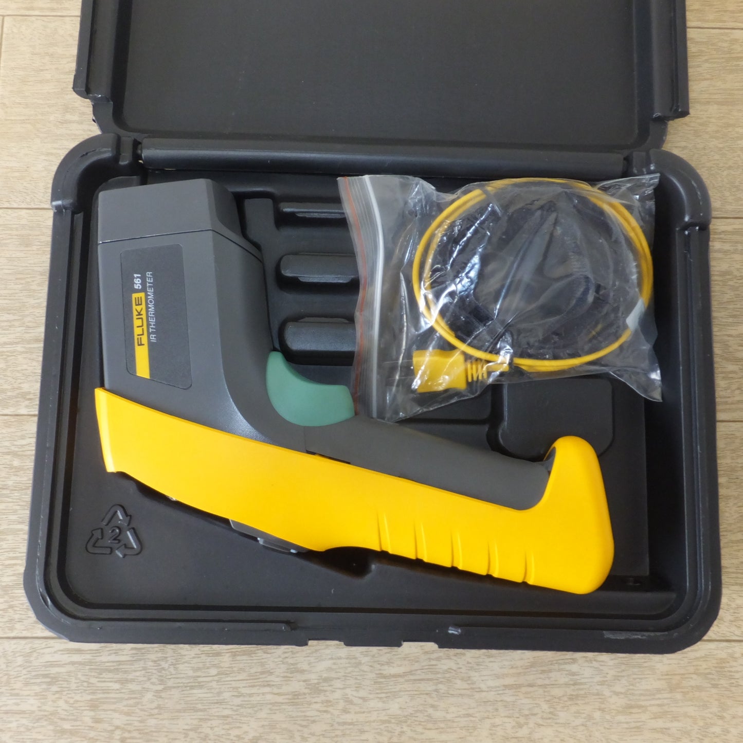 [送料無料] キレイ★フルーク FLUKE 放射温度計 IR THERMOMETER 561★