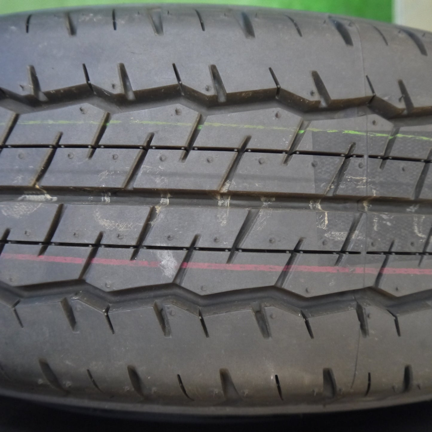 新車外し！25年★トヨタ 200系 ハイエース 純正 スチール 195/80R15 107/105S ダンロップ SP175N 15インチ PCD139.7/6H★6032705Hノ