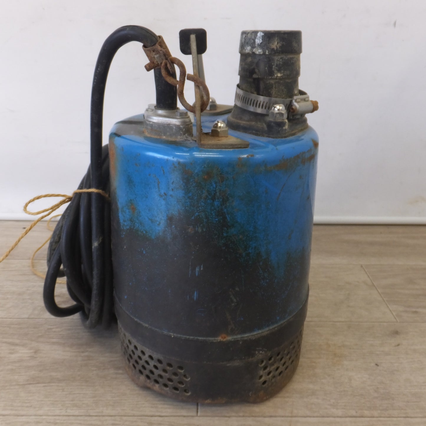 [送料無料] ★鶴見製作所 ツルミポンプ 水中ハイスピンポンプ LB3-480 口径 50mm　100V 590W 60Hz 6.2A　全揚程 8m★