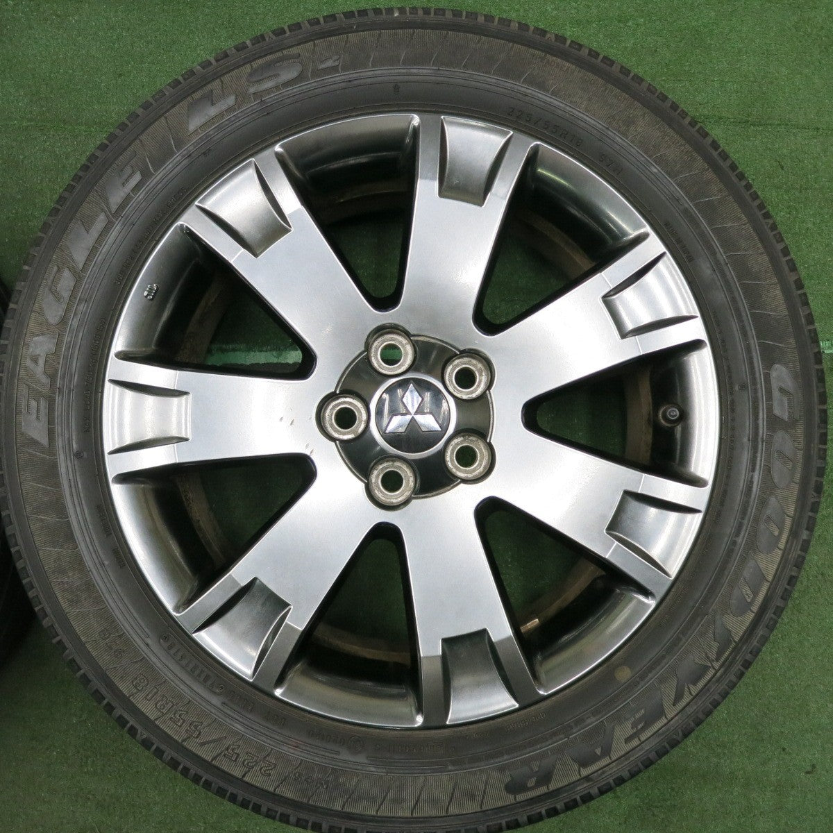*送料無料* キレイ★三菱 デリカ D:5 純正 225/55R18 グッドイヤー イーグル LS2 18インチ D5 PCD114.3/5H★4052401NJノ