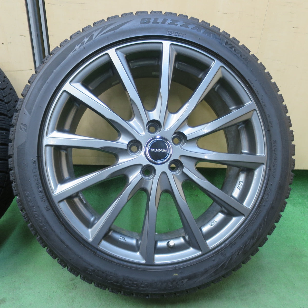 バリ溝！23年！キレイ！9.5分★プリウス 等 215/45R17 スタッドレス ブリヂストン ブリザック VRX2 BALMINUM AR12 バルミナ 17インチ PCD100/5H★6020505イス