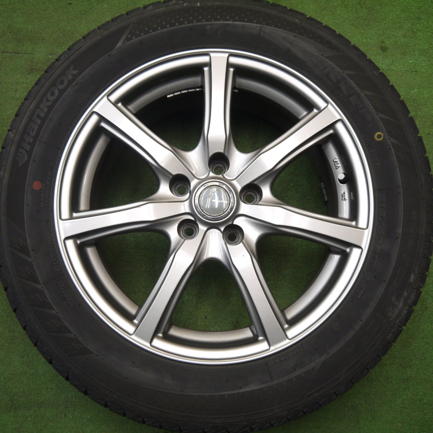 キレイ！23年★スタッドレス 215/60R17 ハンコック ウインター アイセプト IZ2A MILLOUS Ki ミルアス 17インチ PCD114.3/5H★6030901Hス