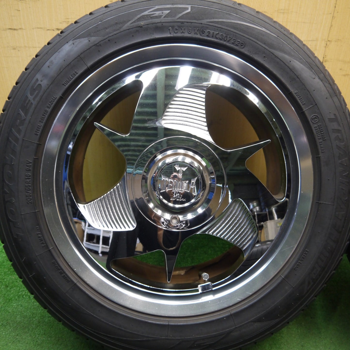激レア！希少！付属付き！バリ溝！22年！キレイ！9.5分★WORK TEQUILA 205/55R16 トーヨー トランパス MP7 ワーク テキーラ PCD114.3/4H 5H マルチ★5081804Hノ