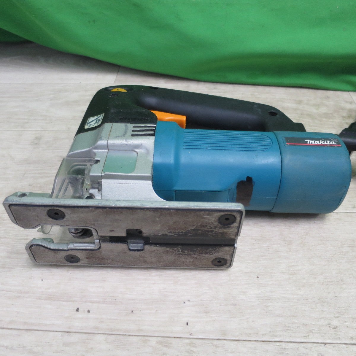 [送料無料] 3点まとめ売り☆makita マキタ ジグソー 4306 充電器 DC1414 電池レシプロソー 43900 電動 工具 DIY 大工 道具☆
