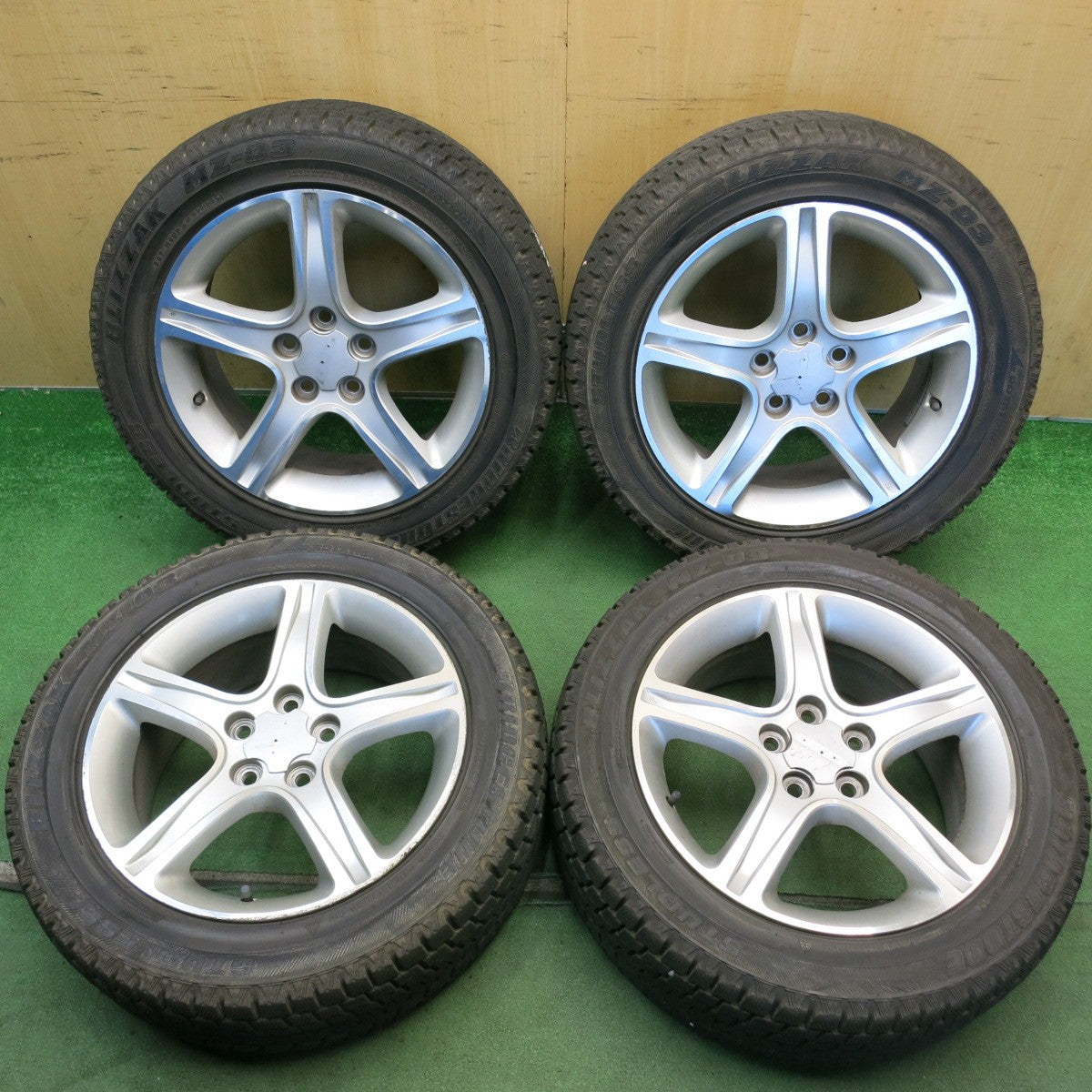 バリ溝！9分◎トヨタ アルテッツァ 純正 225/55R17 スタッドレス ブリヂストン ブリザック MZ-03 17インチ PCD114.3/5H◎6072606HAス