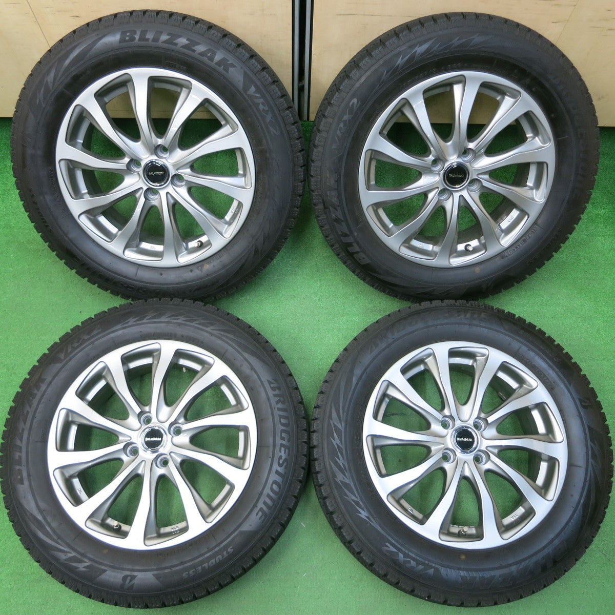 *送料無料* バリ溝！キレイ！9.5分★スタッドレス 195/65R16 ブリヂストン ブリザック VRX2 BALMINUM バルミナ 16インチ PCD100/4H★4040614イス