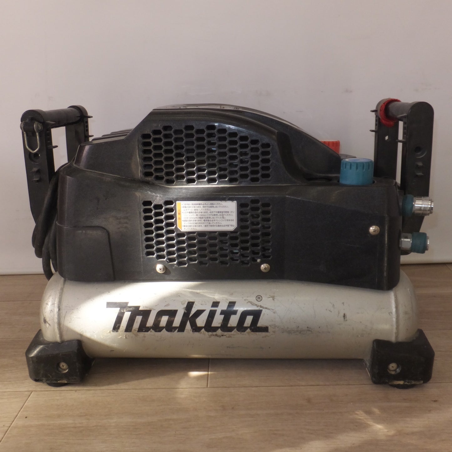 [送料無料] ★マキタ makita エアコンプレッサ AC461XL　11L 1200h 高耐久 Handicon　AC100V 50/60Hz 1300W★