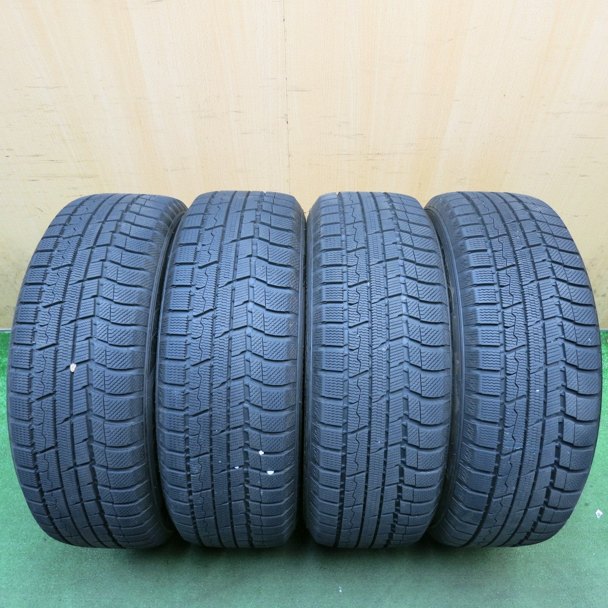 バリ溝！23年！9.5分◎スタッドレス 215/60R17 トーヨー ウインター トランパス TX SCHNEIDER MiD シュナイダー 17インチ PCD114.3/5H◎6100801HAス