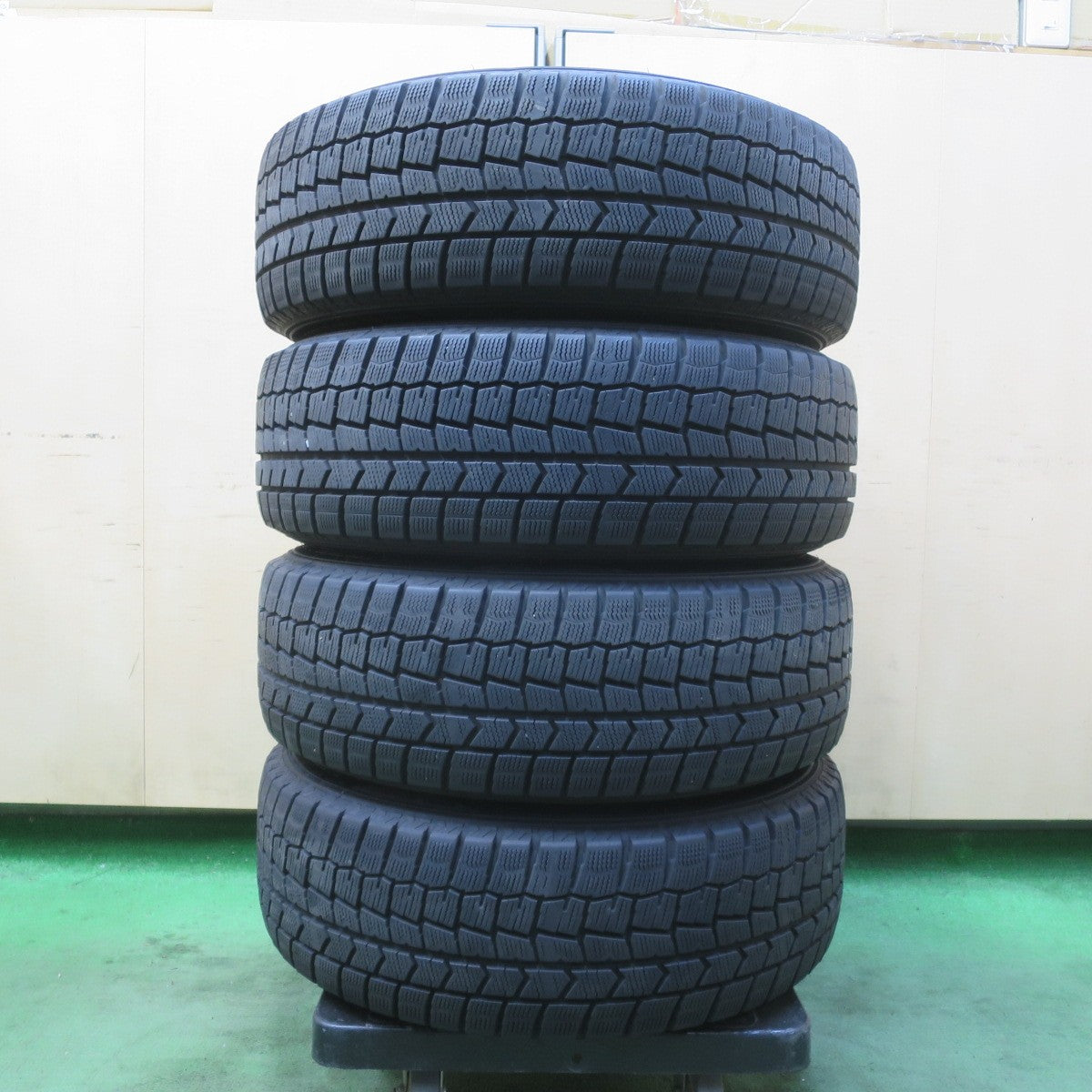 バリ溝！9分★スタッドレス 195/65R15 ダンロップ ウインターマックス WM02 ravrion ラブリオン 15インチ PCD114.3/5H★6020407イス