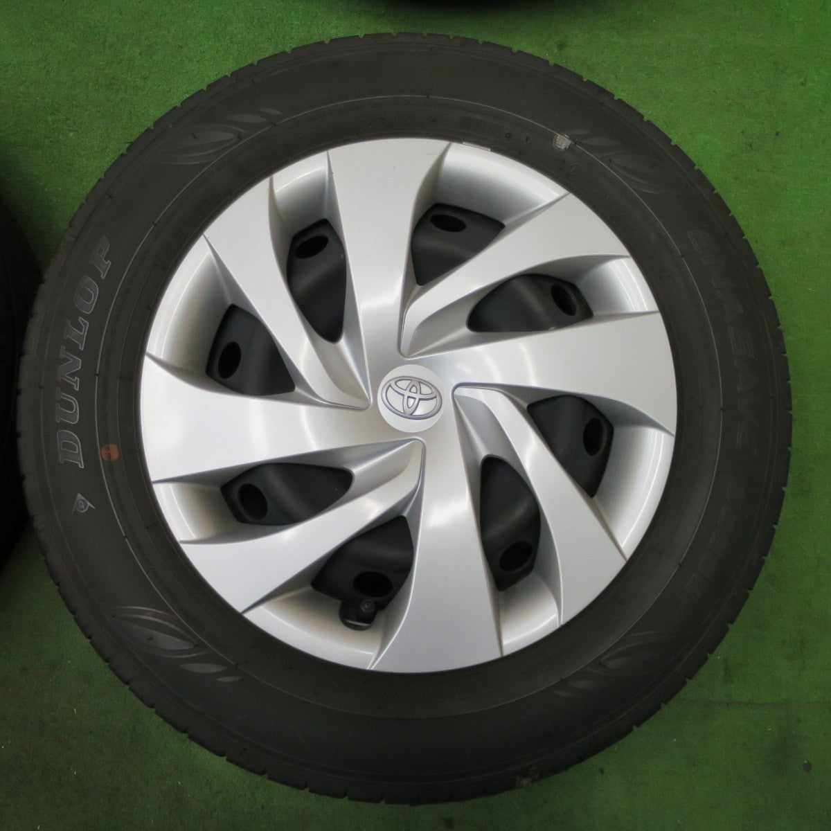 キレイ★トヨタ ヤリス 純正 スチール 175/70R14 ダンロップ エナセーブ EC300+ 14インチ PCD100/4H★6021402ナノ
