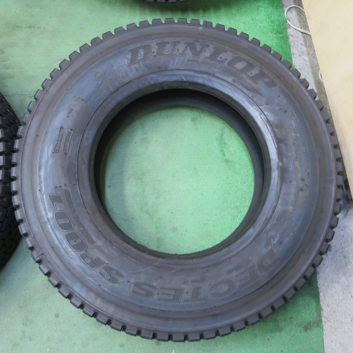 バリ溝！23年！9.5分！6本★トラック タイヤ 225/80R17.5 123/122L スタッドレス ダンロップ デクテス SP001 DECTES 17.5インチ★6051501イスタ
