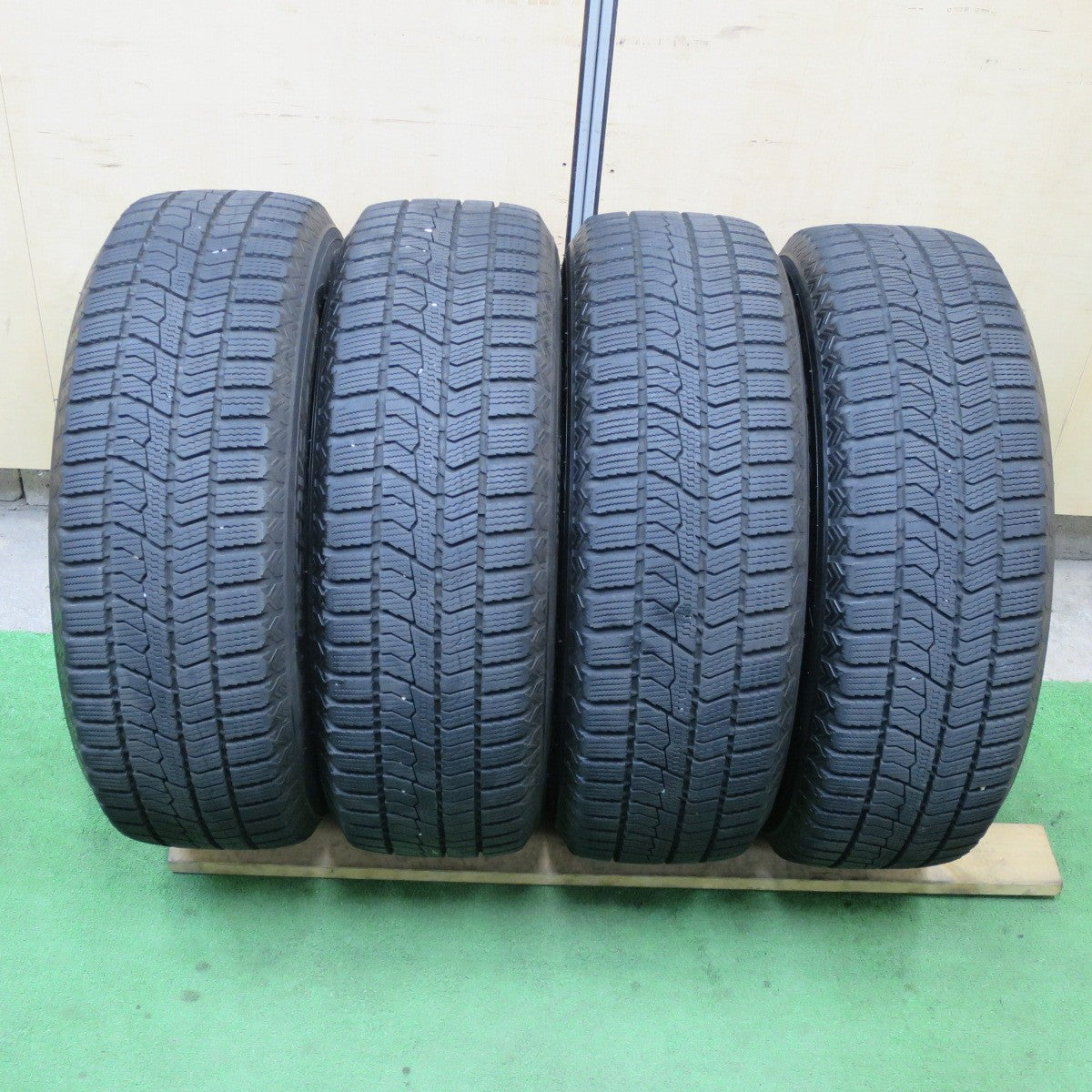 バリ溝！21年！キレイ！9分★プリウス 等 195/65R15 スタッドレス トーヨー オブザーブ GIZ2 MANARAY SPORT 15インチ マナレイ スポーツ PCD100/5H★5052301TTス