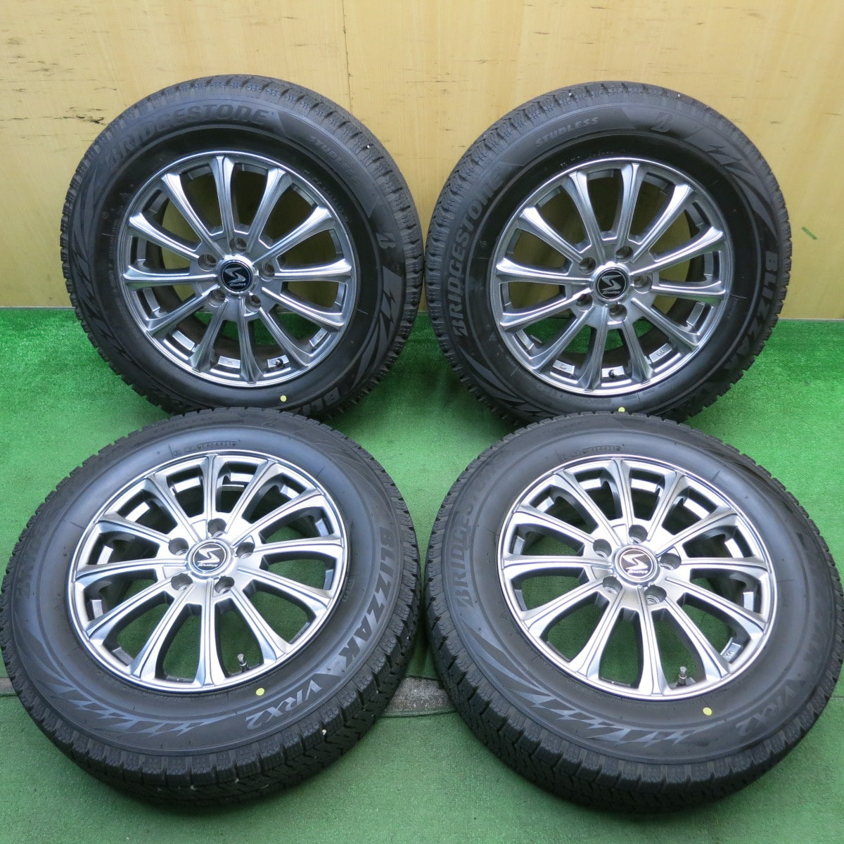 バリ溝！21年！キレイ！9分★スタッドレス 205/65R16 ブリヂストン ブリザック VRX2 Strategy ストラテジー 16インチ PCD114.3/5H★5062201HAス