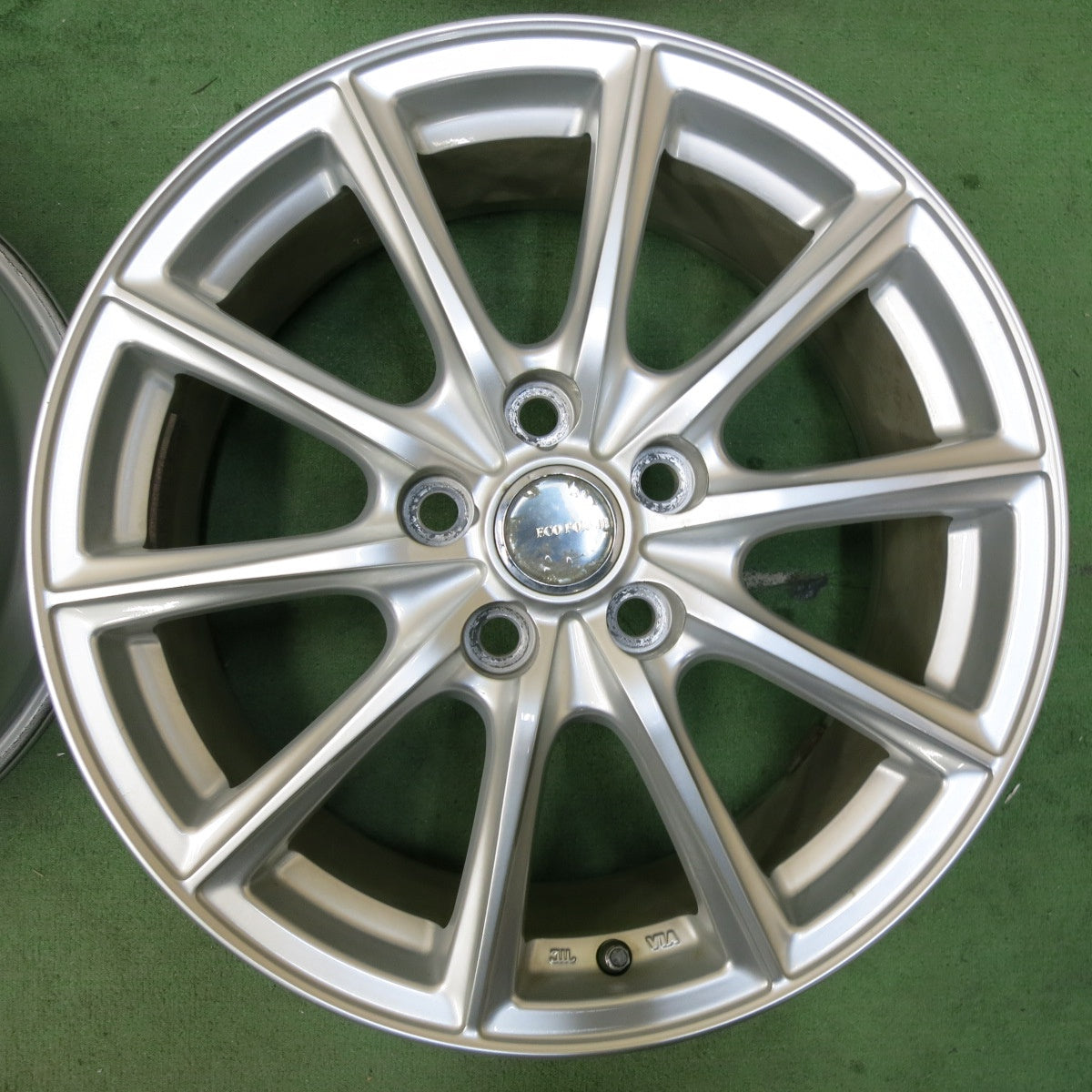 [送料無料] キレイ★ECO FORME エコフォルム 17インチ ホイール 17×7J PCD114.3/5H★5021009SYホ