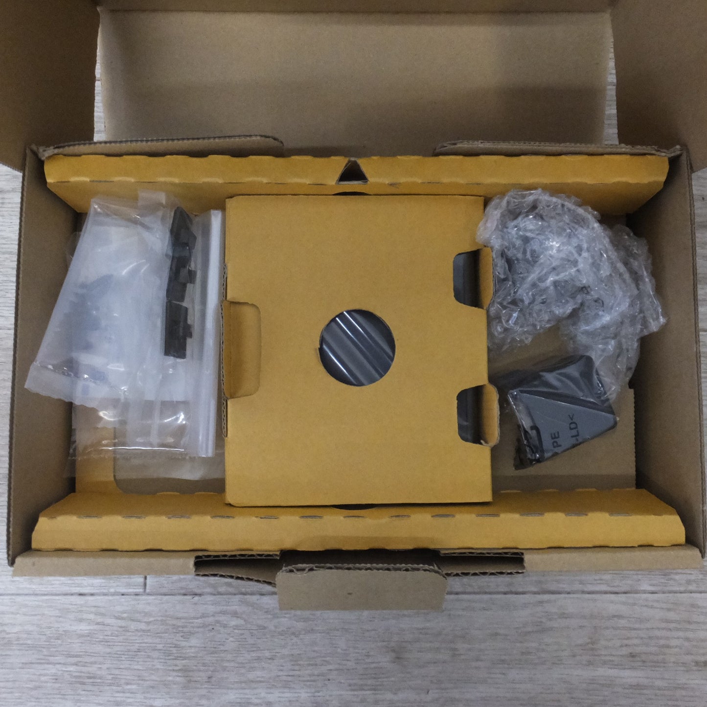 [送料無料] 未使用★カロッツェリア carrozzeria AV一体型HDDナビゲーション クルーズスカウターユニットセット サイバーナビ AVIC-ZH0999LS★