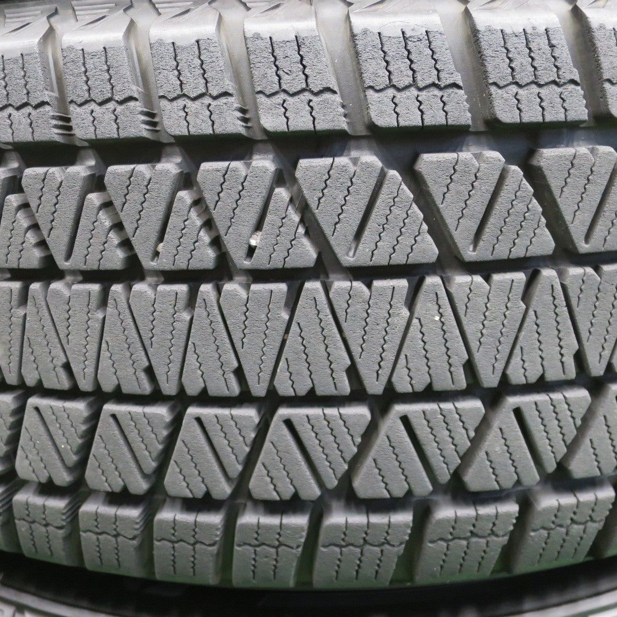 バリ溝！キレイ！9.5分★スバル GT系 XV 純正 225/60R17 スタッドレス ブリヂストン ブリザック DM-V3 17インチ PCD100/5H★5112801NKス