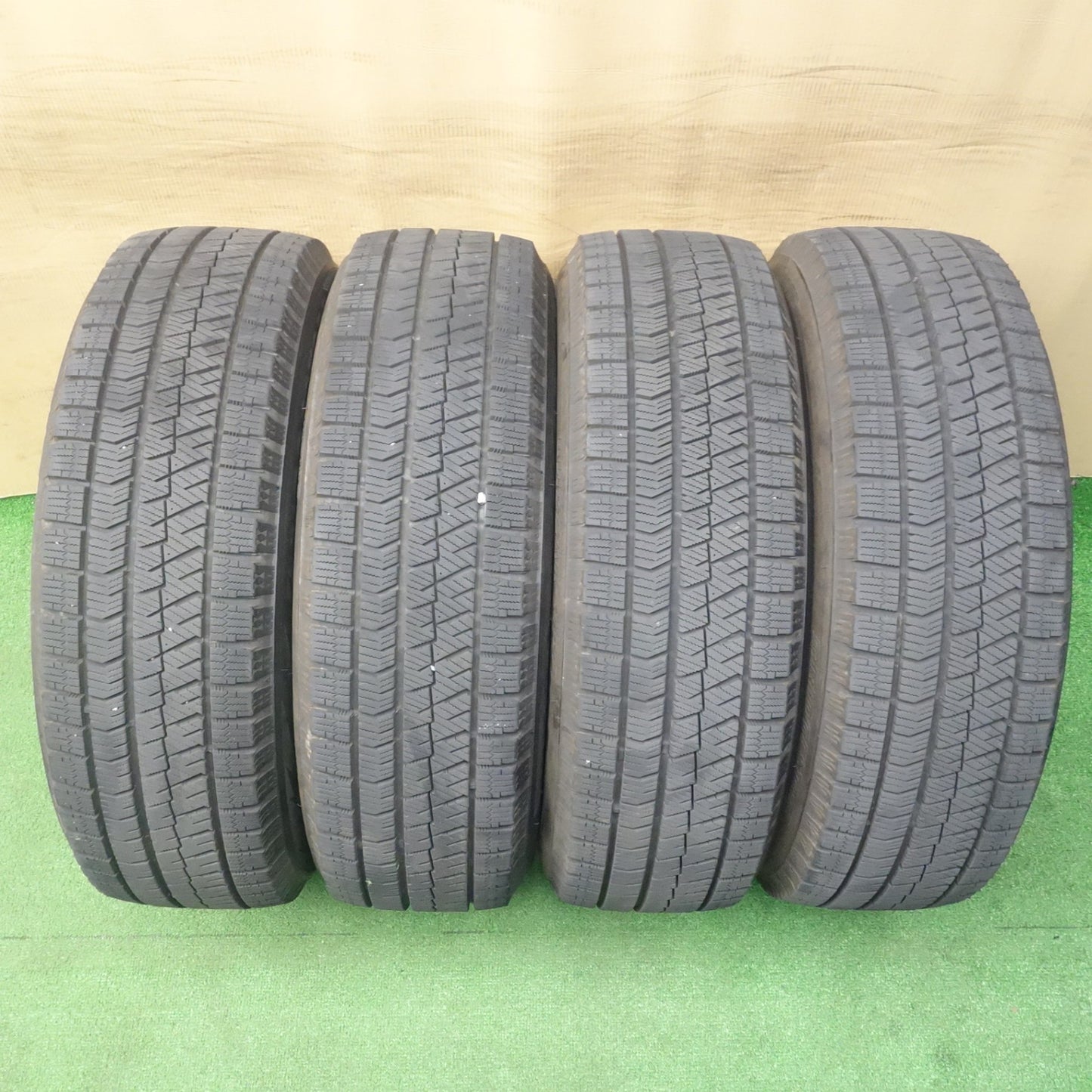 バリ溝！23年！キレイ！9.5分★スタッドレス 195/65R16 ブリヂストン ブリザック VRX2 VELVA SPORTZ ヴェルヴァ 16インチ PCD100/4H★6031901KTス