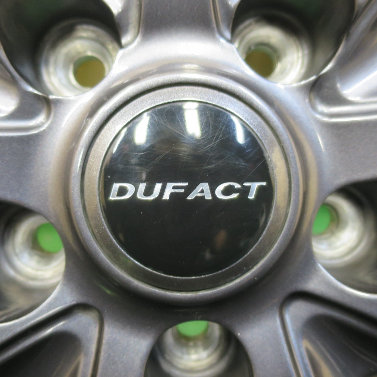 バリ溝！22年！キレイ！9.5分★スタッドレス 215/60R16 ダンロップ ウインターマックス WM02 DUFACT デュファクト 16インチ PCD114.3/5H★5043004イス