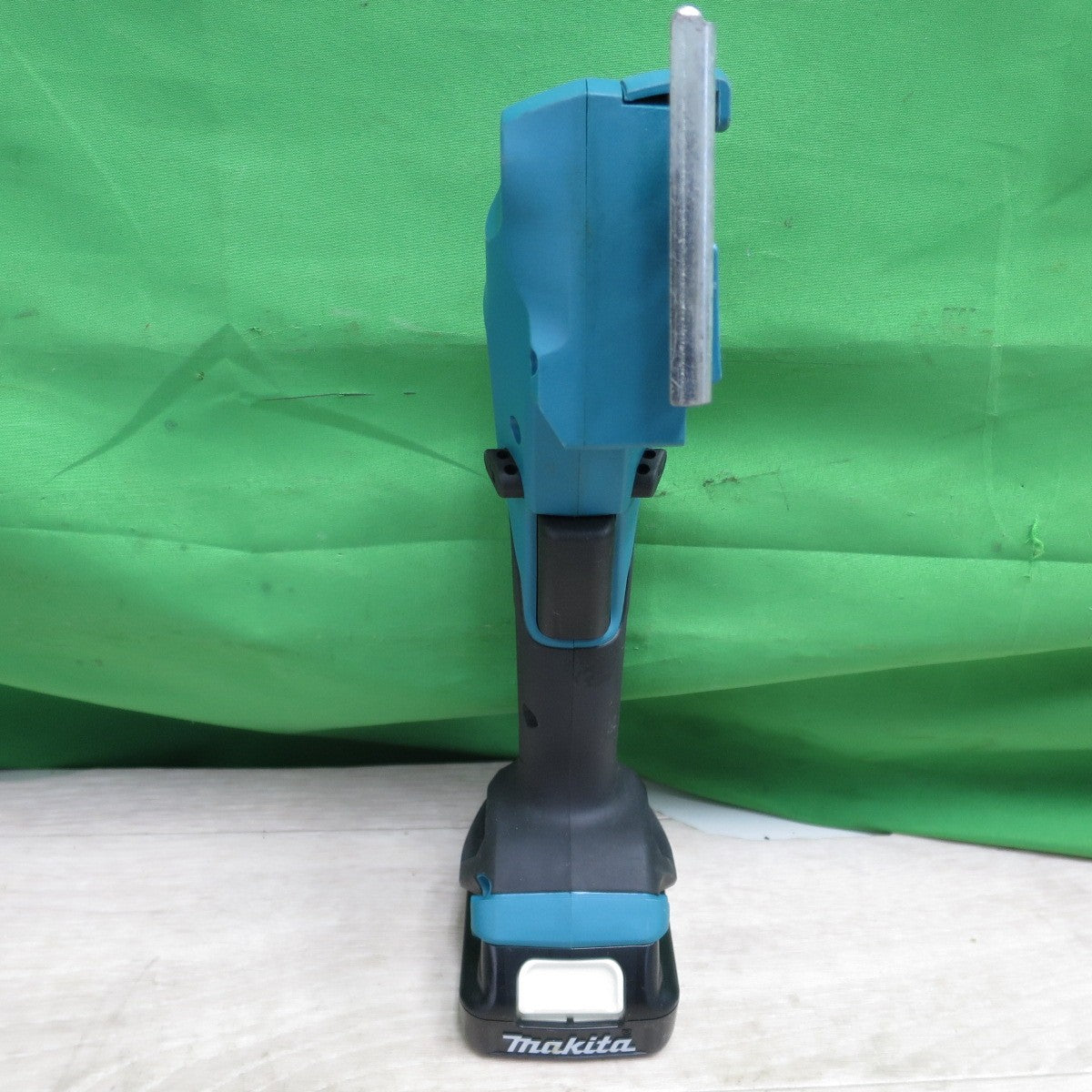 [送料無料] キレイ☆makita マキタ 充電式 マルチカッター CP100D コードレス バッテリ BL1015 充電器 DC10SA 切断機 DIY 電動 工具☆