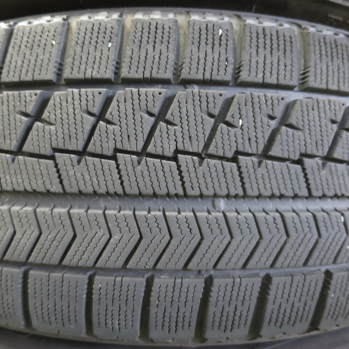 キレイ★スタッドレス 215/60R16 ブリヂストン ブリザック VRX MANARAY SPORT マナレイ スポーツ 16インチ PCD114.3/5H★5052706イス