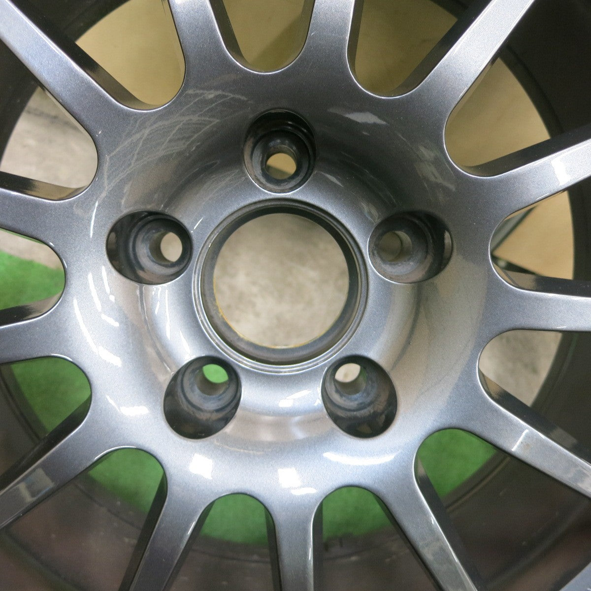 バリ溝！22年！キレイ！9.5分★ベンツ 等 IRVINE 235/60R18 スタッドレス ブリヂストン ブリザック DM-V3 アーヴィン 18インチ PCD112/5H★5050205ナス