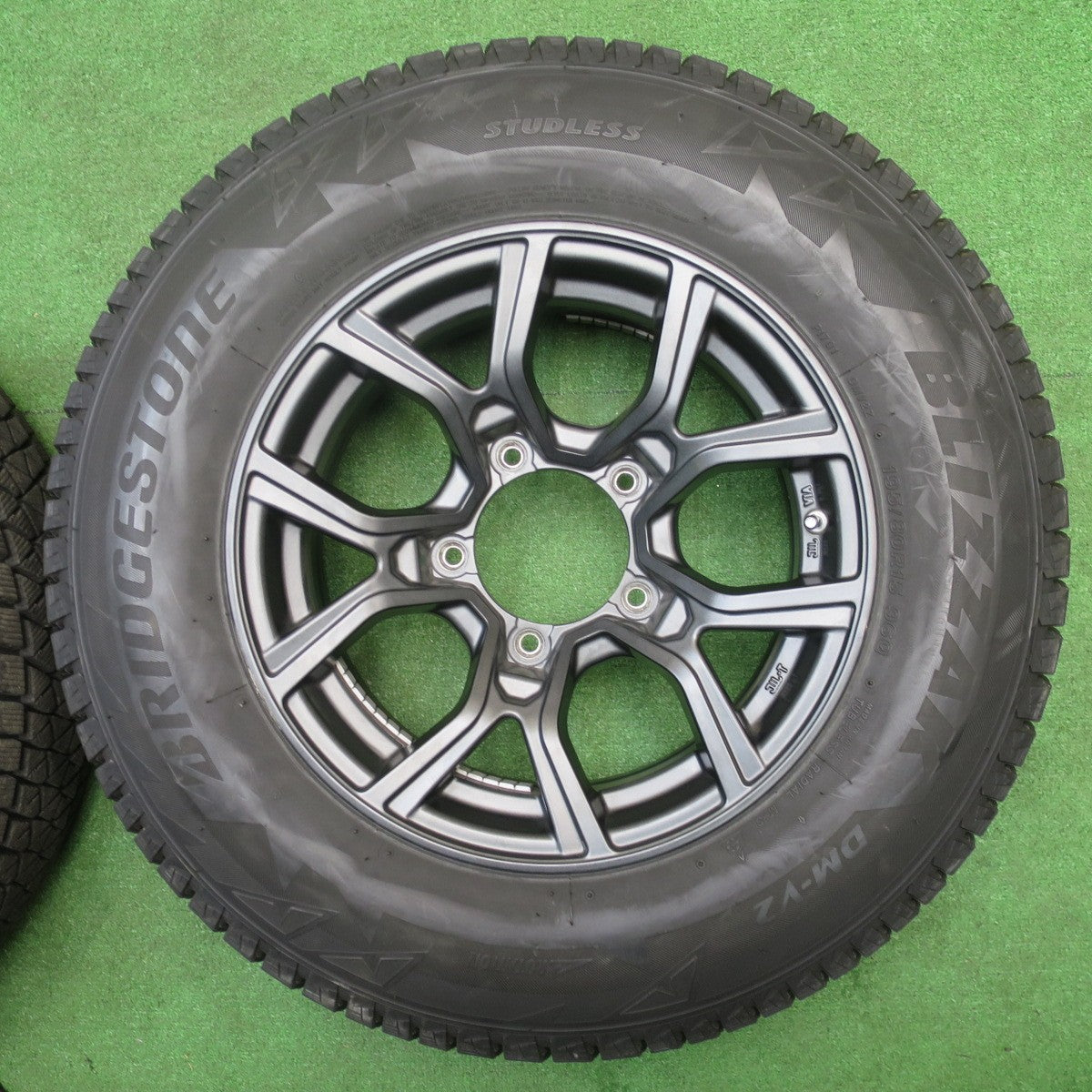 バリ溝！21年！キレイ！8.5分★スタッドレス 195/80R15 ブリヂストン ブリザック DM-V2 社外 アルミ 15インチ PCD139.7/5H★5111801NJス