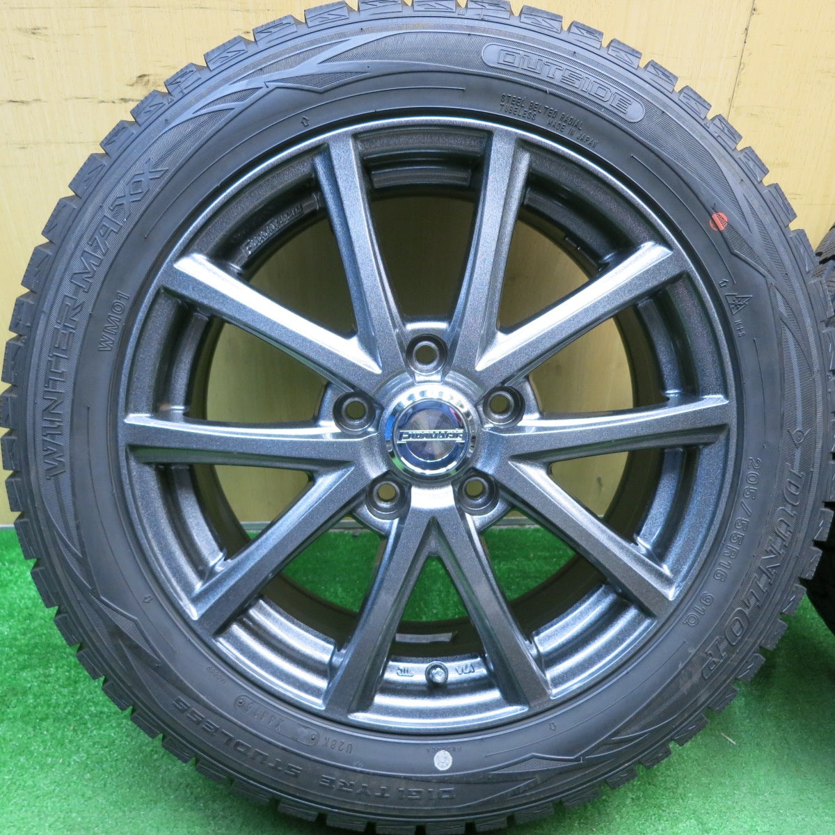バリ溝！キレイ！9.5分★スタッドレス 205/55R16 ダンロップ ウインターマックス WM01 EUROMAGIC ユーロマジック 16インチ PCD114.3/5H★5042706HAス
