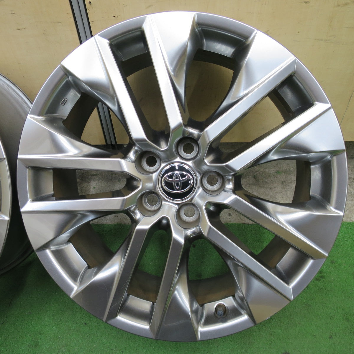 キレイ★トヨタ RAV4 G Z パッケージ 純正 ホイール 19インチ 19×7.5J PCD114.3/5H★6050901NGホ