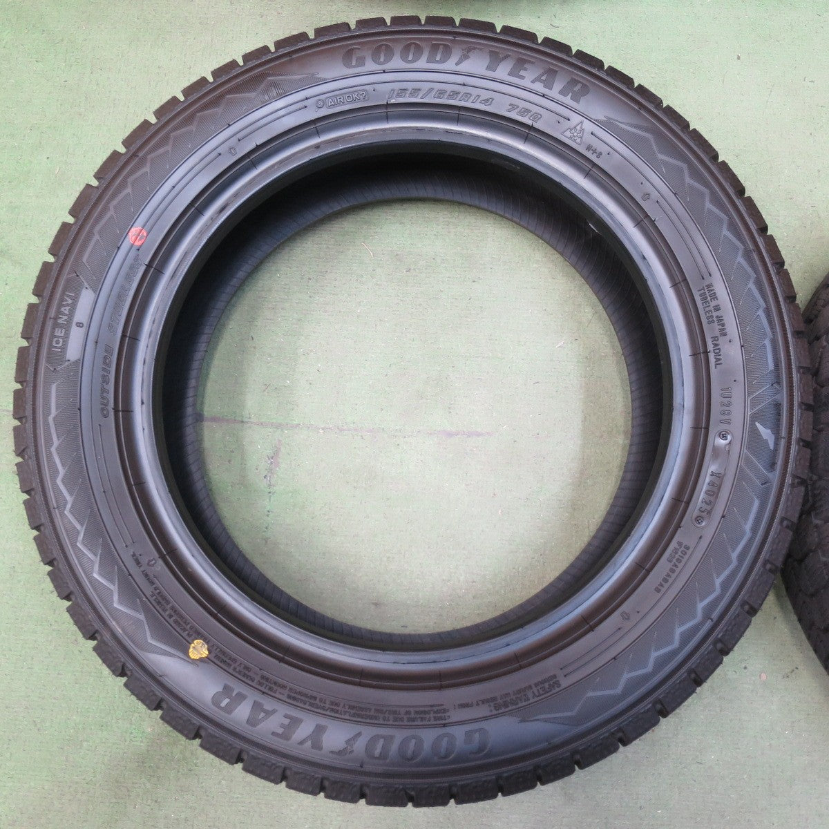 ほぼ未使用！25年★スタッドレス 155/65R14 グッドイヤー アイスナビ8 タイヤ 14インチ N-BOX スペーシア タント ムーヴ ウェイク 等★6071406イスタ