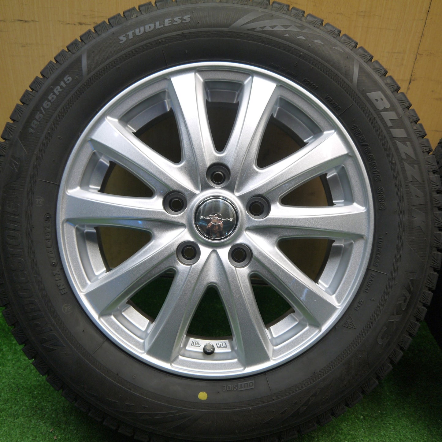 バリ溝！23年！キレイ！ほぼ10分★スタッドレス 185/65R15 ブリヂストン ブリザック VRX3 ENERGYLINE エナジーライン 15インチ PCD114.3/5H★5111705Hス
