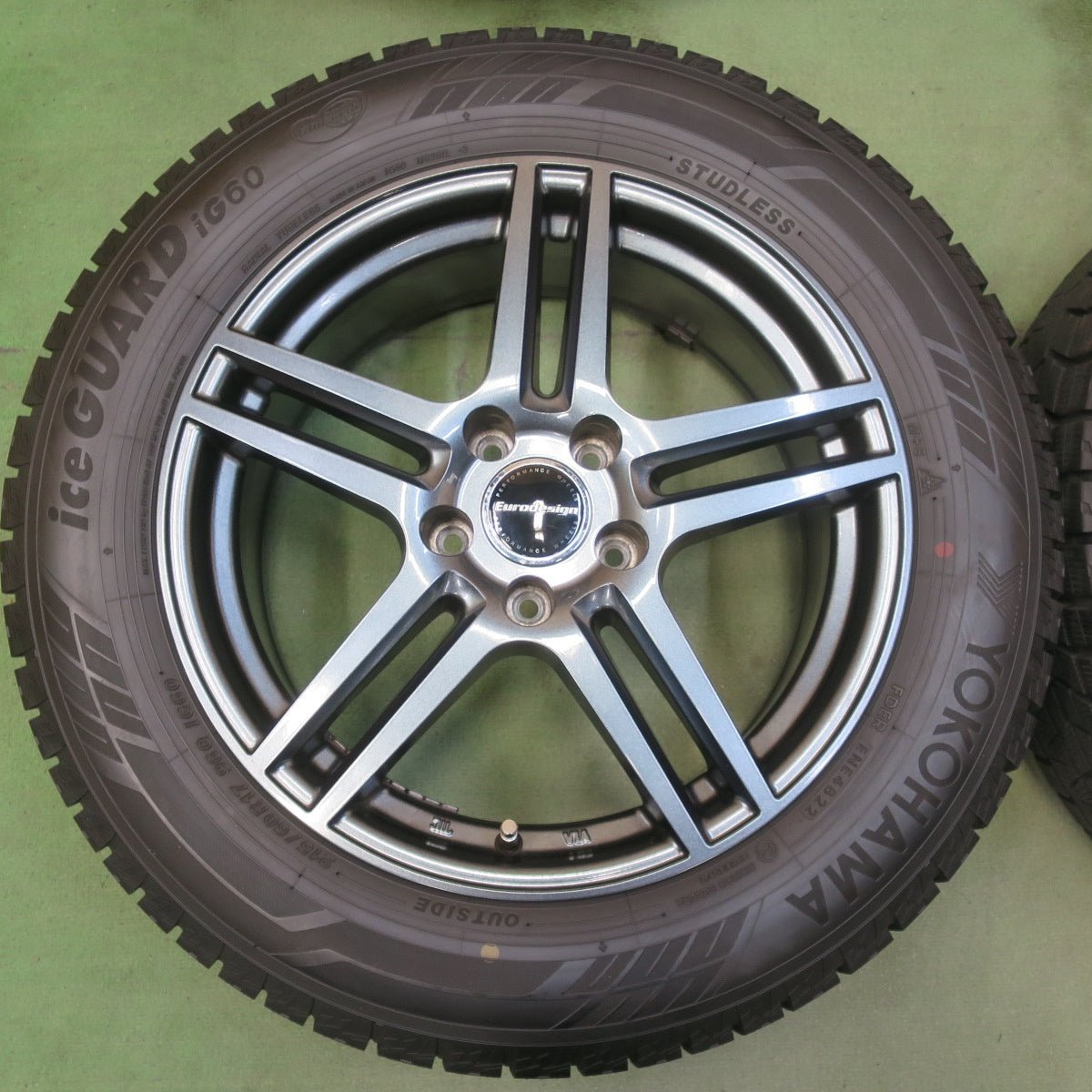 ほぼ未使用！22年！キレイ◎スタッドレス 215/60R17 ヨコハマ アイスガード iG60 Eurodesign EIGER 阿部商会 ユーロデザイン アイガー 17インチ PCD114.3/5H◎6081913イス