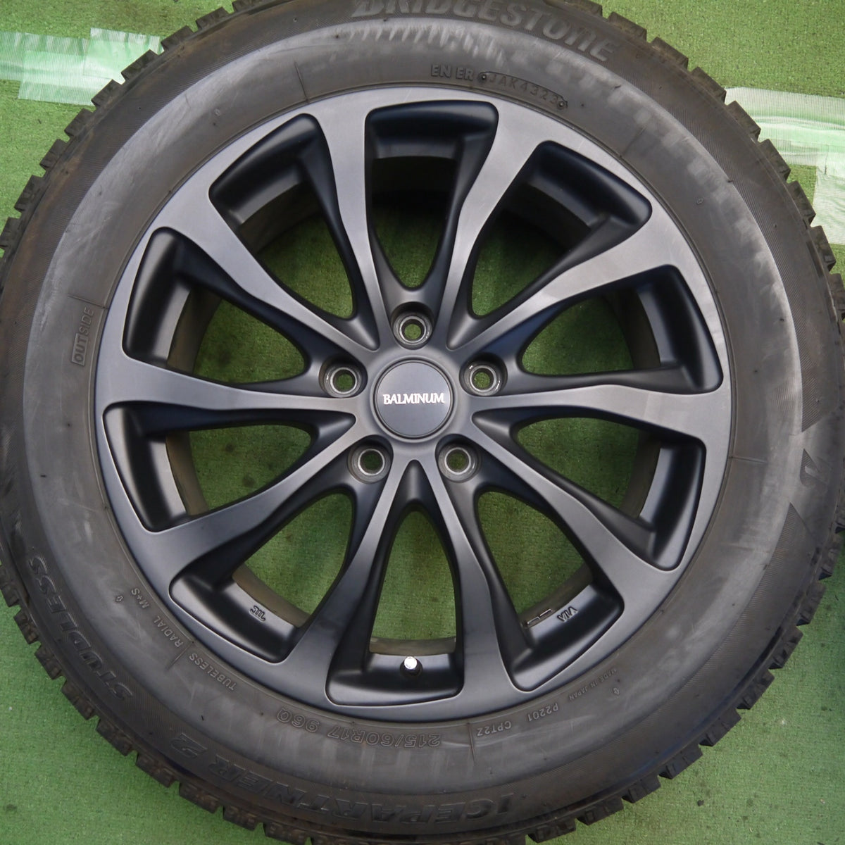 バリ溝！23年！キレイ！9.5分◎スタッドレス 215/60R17 ブリヂストン アイスパートナー2 BALMINUM TR10 バルミナ 17インチ PCD114.3/5H◎6091804Hス