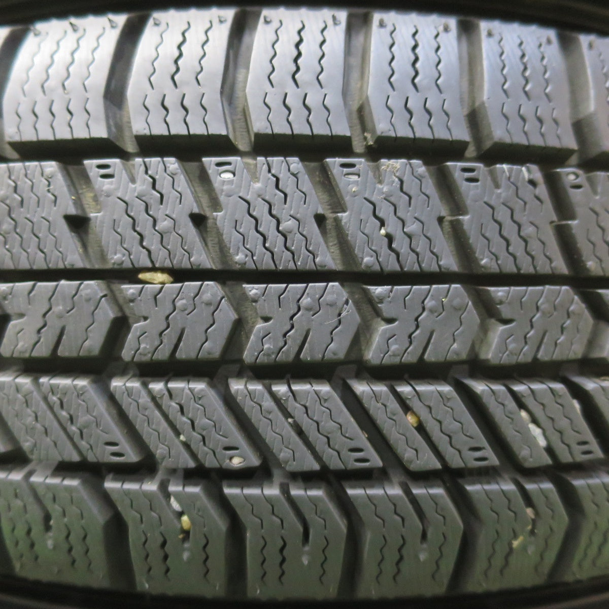 バリ溝！24年！ほぼ10分◎スタッドレス 155/65R14 グッドイヤー アイスナビ8 Zmeist VS-8 14インチ PCD100/4H◎6083104イス