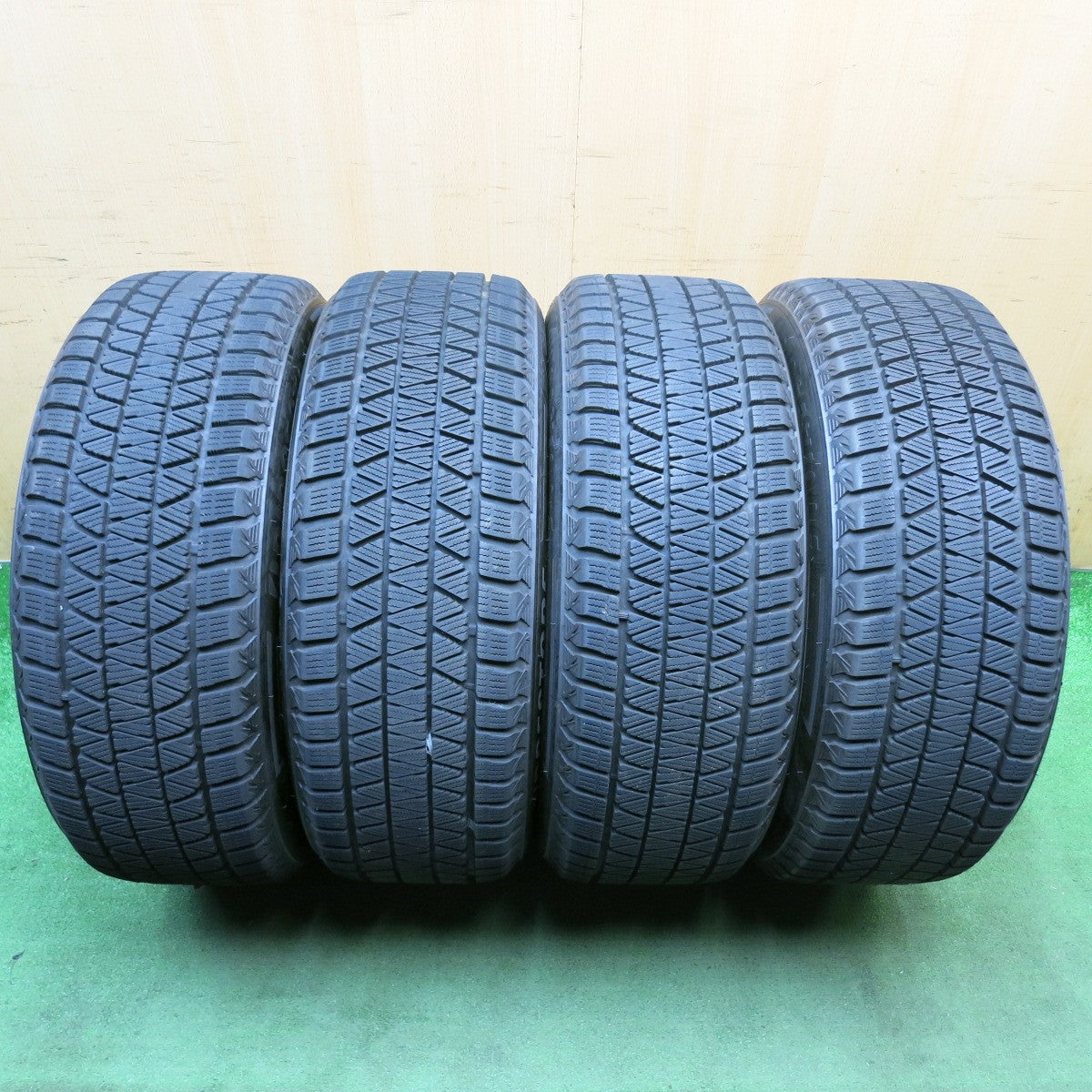 バリ溝！23年！キレイ！9.5分以上◎RAYS HOMURA 2X8 GT 235/55R19 スタッドレス ブリヂストン ブリザック DM-V3 レイズ ホムラ 19インチ PCD114.3/5H◎6092711HAス