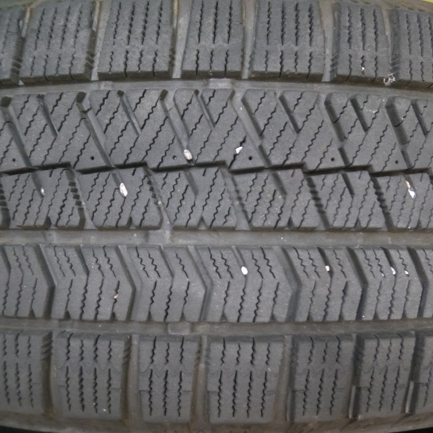 *送料無料* バリ溝！キレイ！9分★BMW 等 AGA TAS 205/60R16 スタッドレス ブリヂストン ブリザック VRX2 16インチ PCD120/5H★4080504Hス