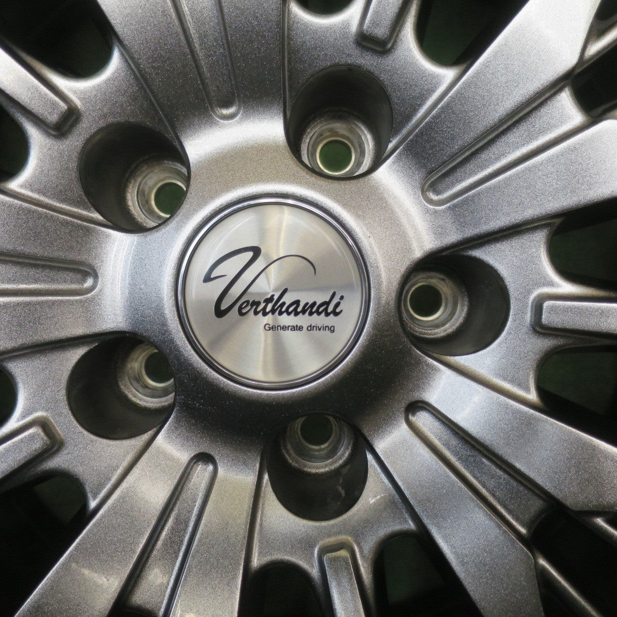 ほぼ未使用！25年！キレイ◎スタッドレス 235/45R18 ナンカン アイスアクティバ AW-1 Verthandi ヴェルザンディ 18インチ PCD114.3/5H◎6062203NJス