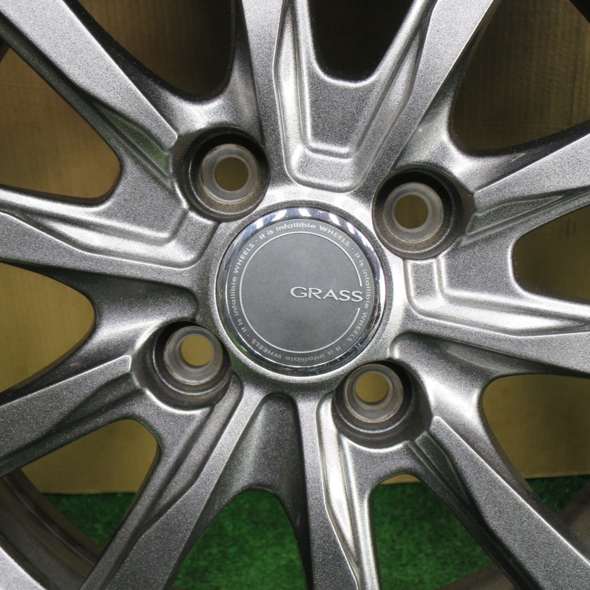 超バリ溝！キレイ！ほぼ10分★スタッドレス 185/60R15 ヨコハマ アイスガード iG50 プラス GRASS グラス 15インチ PCD100/4H★6022601NKス