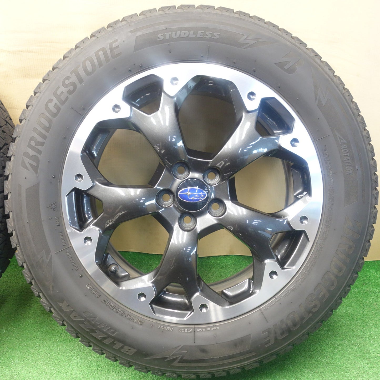 キレイ★スバル XV GT系 純正 225/60R17 スタッドレス ブリヂストン ブリザック DM-V3 17インチ PCD100/5H★6021101KTス