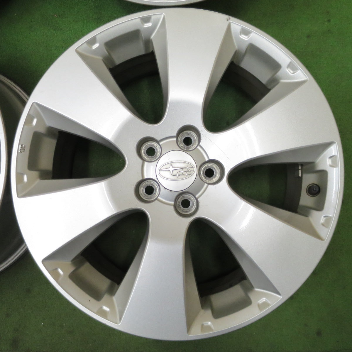 4本価格★スバル BR レガシィ アウトバック 純正 ホイール 17インチ 17×7J PCD100/5H★6031101NGホ