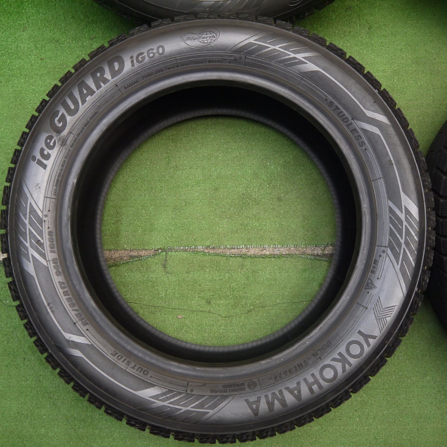 バリ溝！24年！ほぼ10分★スタッドレス 215/55R17 ヨコハマ アイスガード iG60 タイヤ 17インチ ヴェゼル オデッセイ カムリ クラウン 等★5061105KKスタ