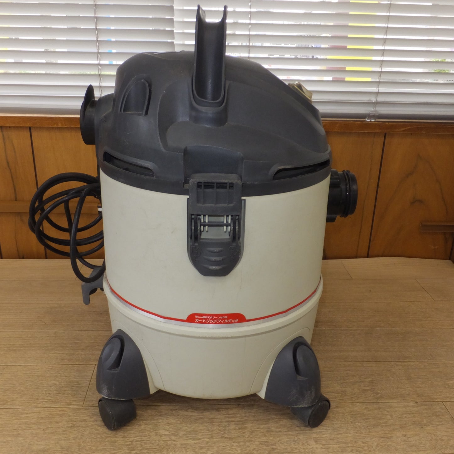 [送料無料] ★リョービ RYOBI 集じん機 VC-23 乾湿両用　集じん容量 14L　100V 11A 1,050W 50/60Hz★