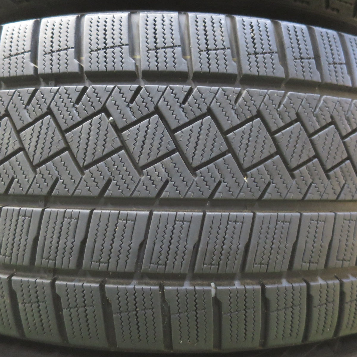 バリ溝！22年！8.5分◎BMW 等 KELLENERS 245/45R18 スタッドレス ピレリ アイスゼロ アシンメトリコ ケレナーズ 18インチ PCD112/5H◎6092908イス
