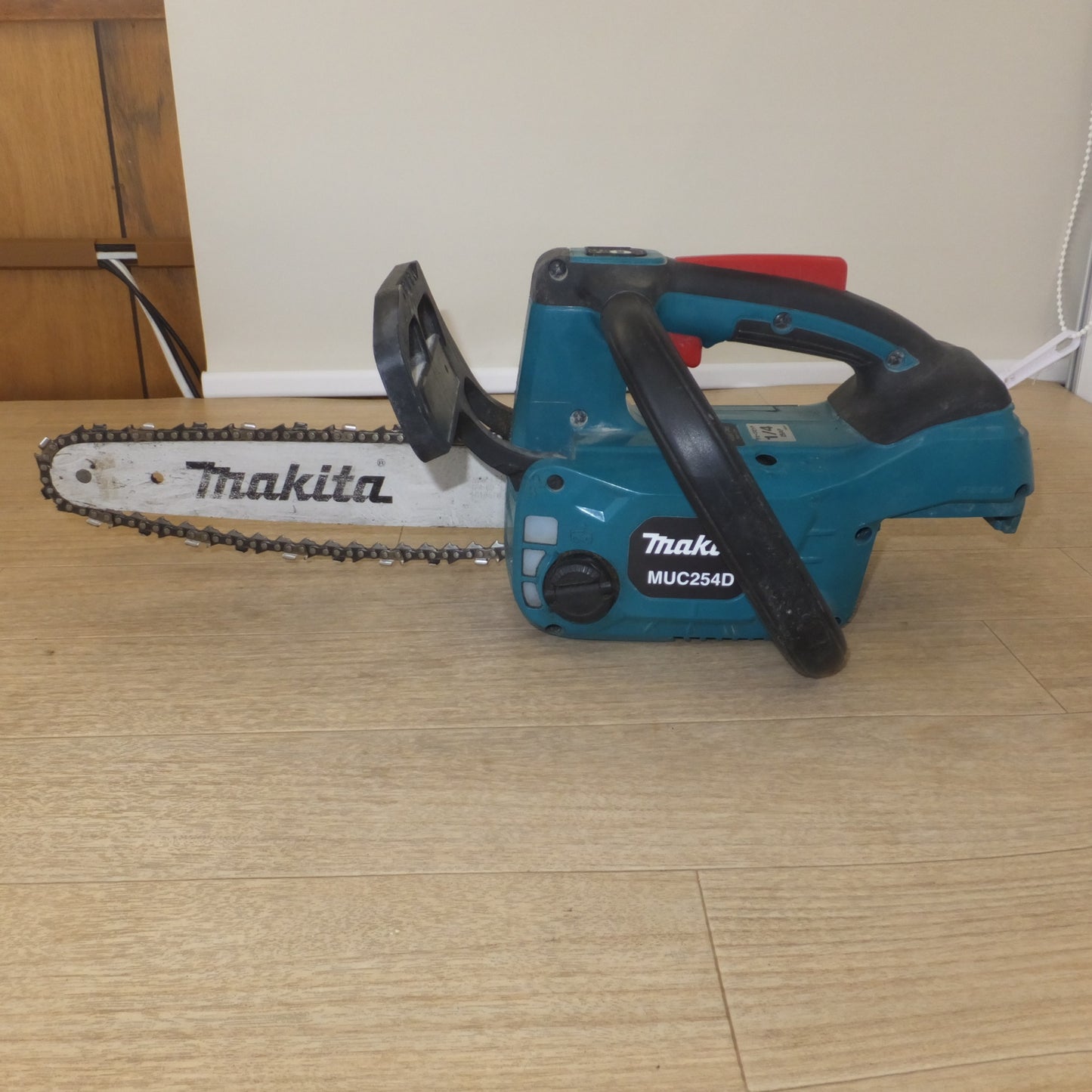 [送料無料] ★マキタ makita 250mm 充電式チェンソー MUC54D 18V 本体のみ★