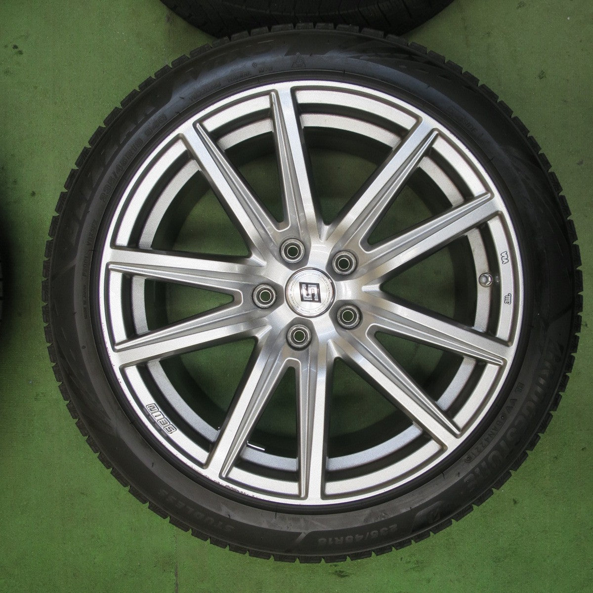 バリ溝！21年！9.5分★スタッドレス 235/45R18 ブリヂストン ブリザック VRX3 SEIN ザイン 18インチ PCD114.3/5H★5112812TTス