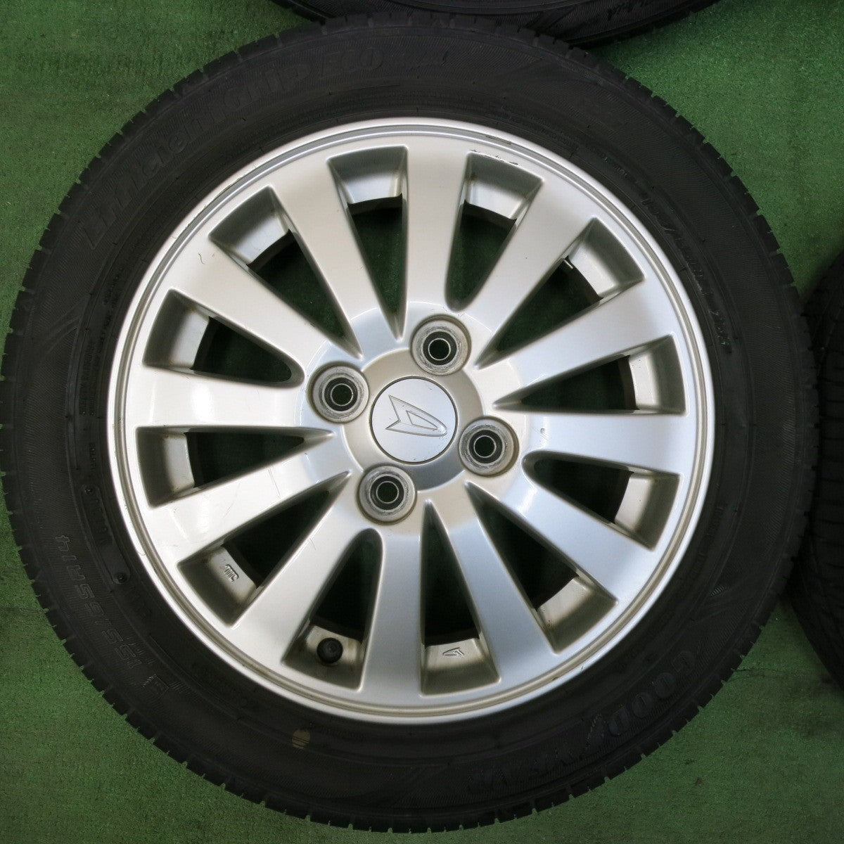 [送料無料] バリ溝！20年！8.5分★ダイハツ タント ムーヴ 等 純正 155/65R14 グッドイヤー EfficientGrip ECO hybrid 14インチ PCD100/4H★4112912SYノ