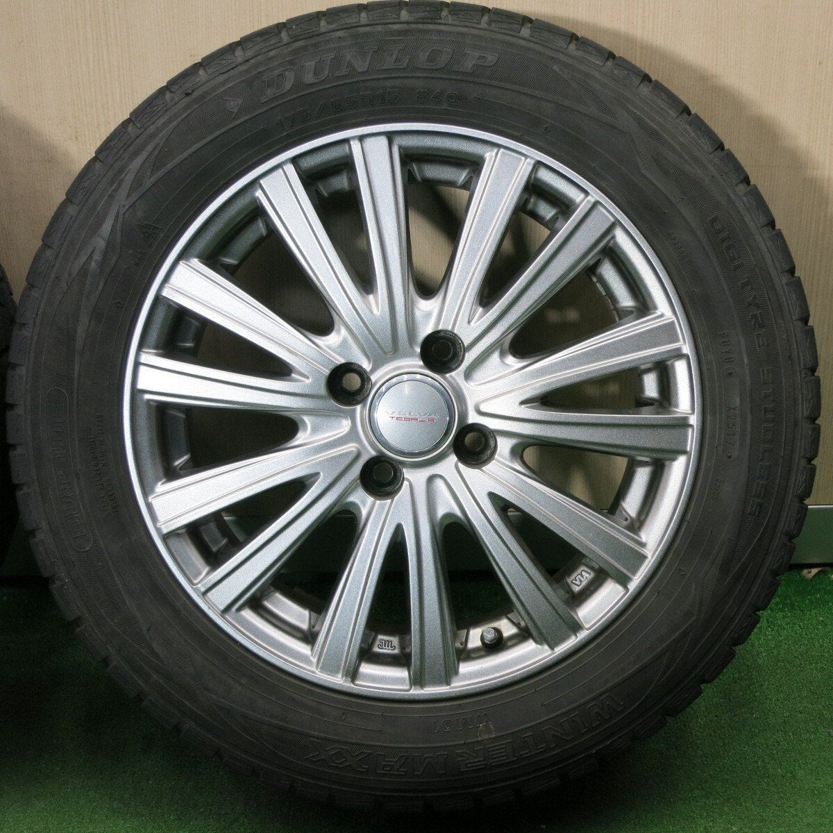 キレイ★スタッドレス 175/65R15 ダンロップ ウインターマックス WM01 VELVA TESALIA ヴェルヴァ PCD100/4H★5010406NJス